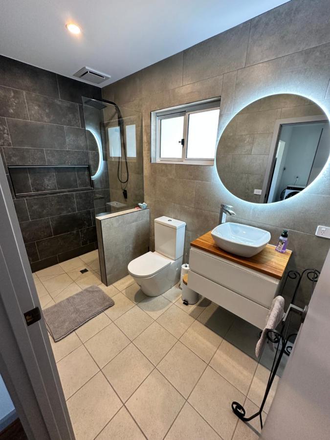 Luxury Holiday Unit 8Min Walk To Town Center With Boat Parking Mallacoota Eksteriør billede