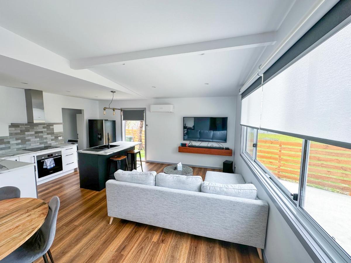 Luxury Holiday Unit 8Min Walk To Town Center With Boat Parking Mallacoota Eksteriør billede